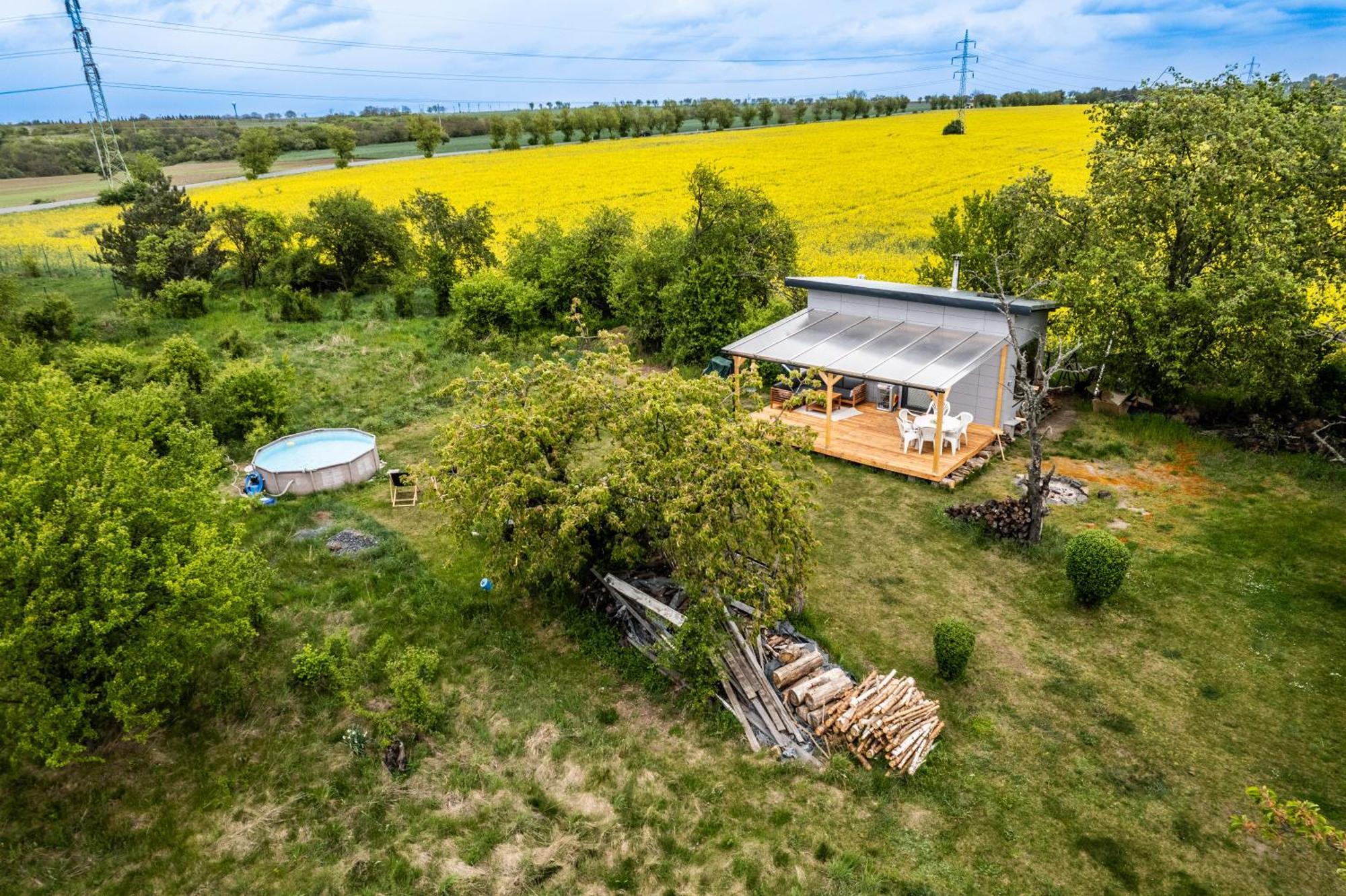Tiny House - Chatka V Rezi U Prahy Husinec  Buitenkant foto