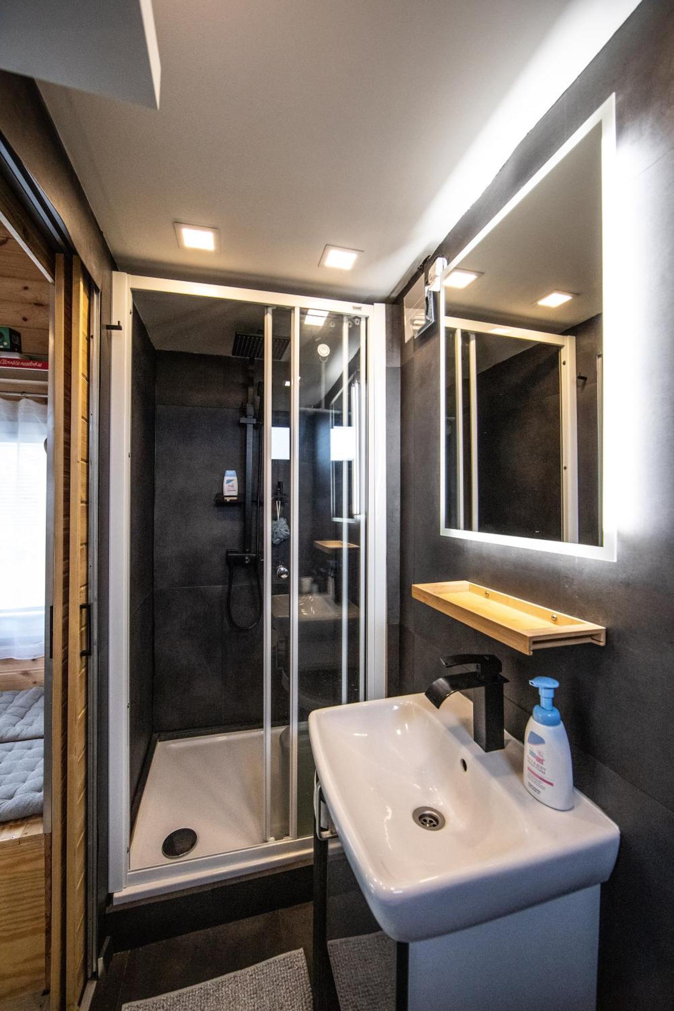 Tiny House - Chatka V Rezi U Prahy Husinec  Buitenkant foto